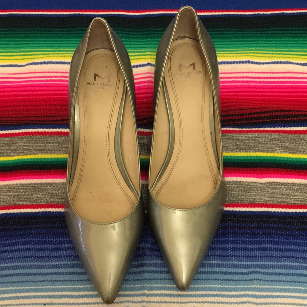 Preloved Marc Fisher metallic pumps